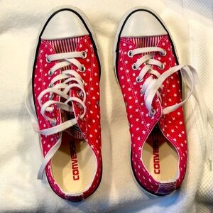 Converse Tennis Shoes. Pink with white stars
